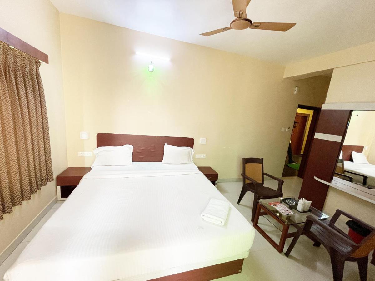 Hotel Golden Wave Puri Exterior photo
