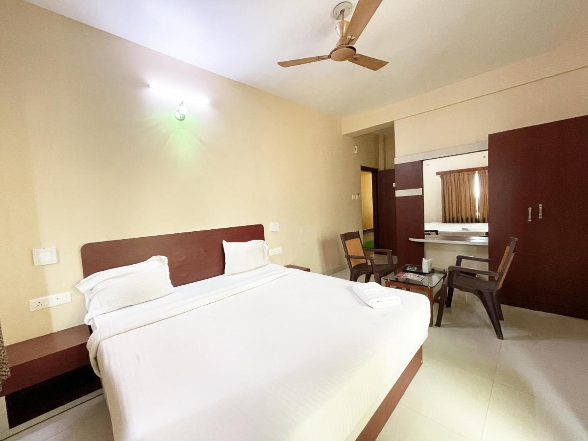 Hotel Golden Wave Puri Exterior photo
