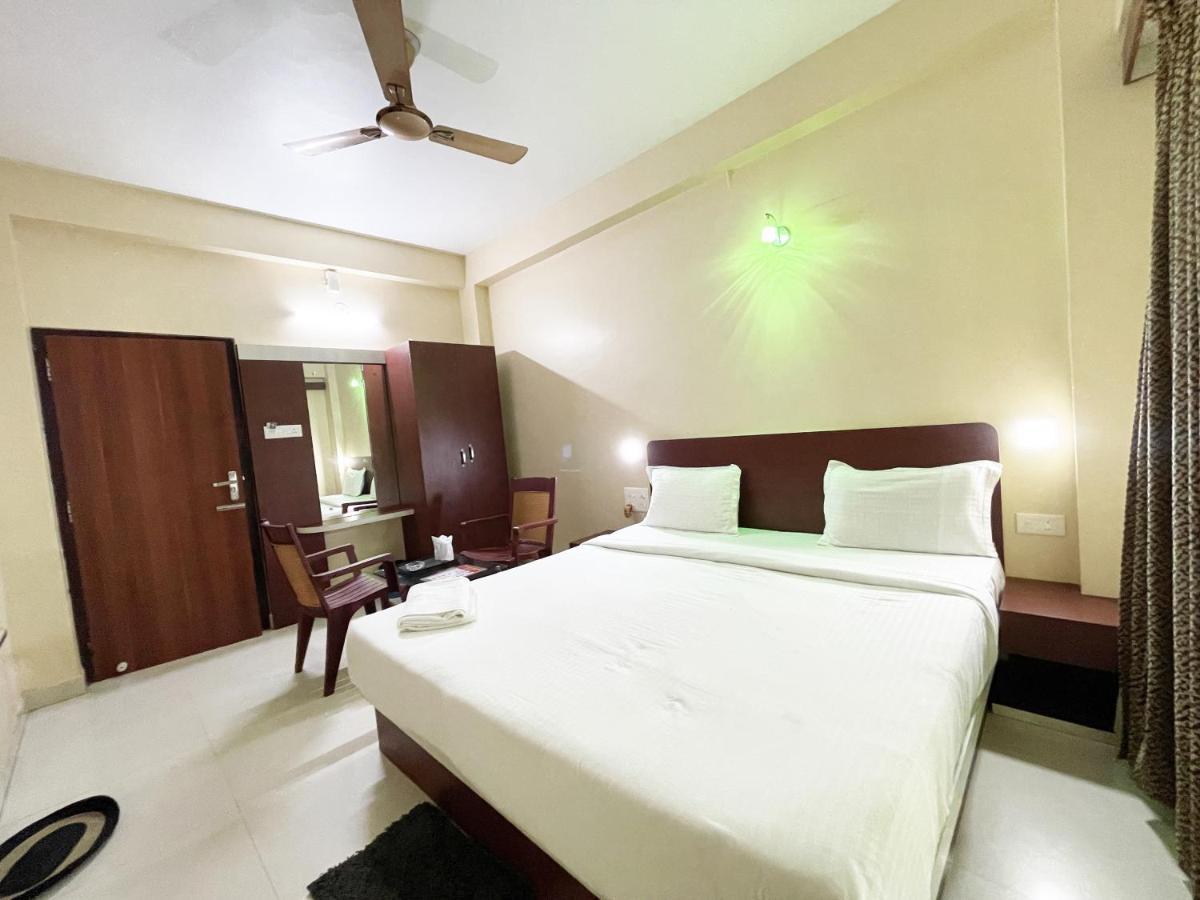 Hotel Golden Wave Puri Exterior photo