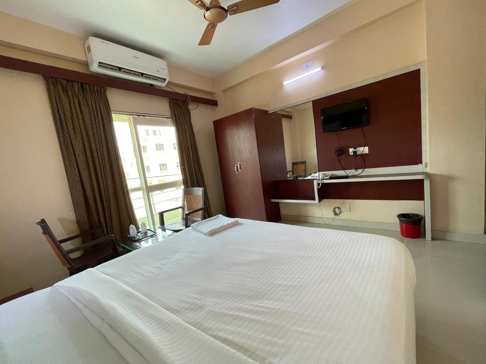 Hotel Golden Wave Puri Exterior photo